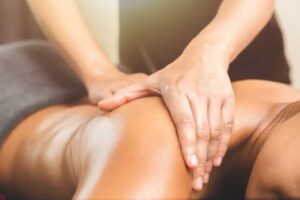 massaggio ayurvedico: cos'+ e perché potrebbe fare la differenza
